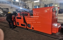 10噸架線(xiàn)式電機車(chē)發(fā)往河北某礦山